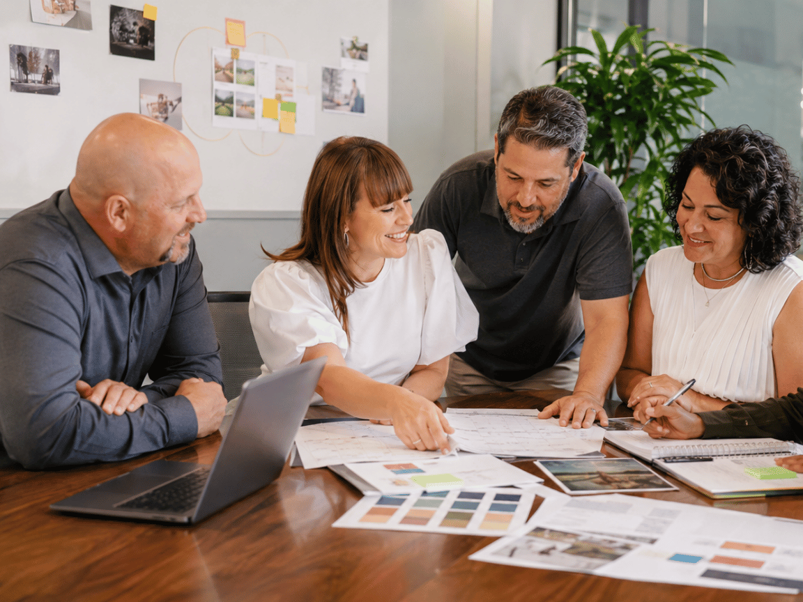 KLM team working together